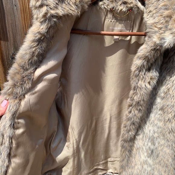 Faux fur vest - small - Picture 4 of 7